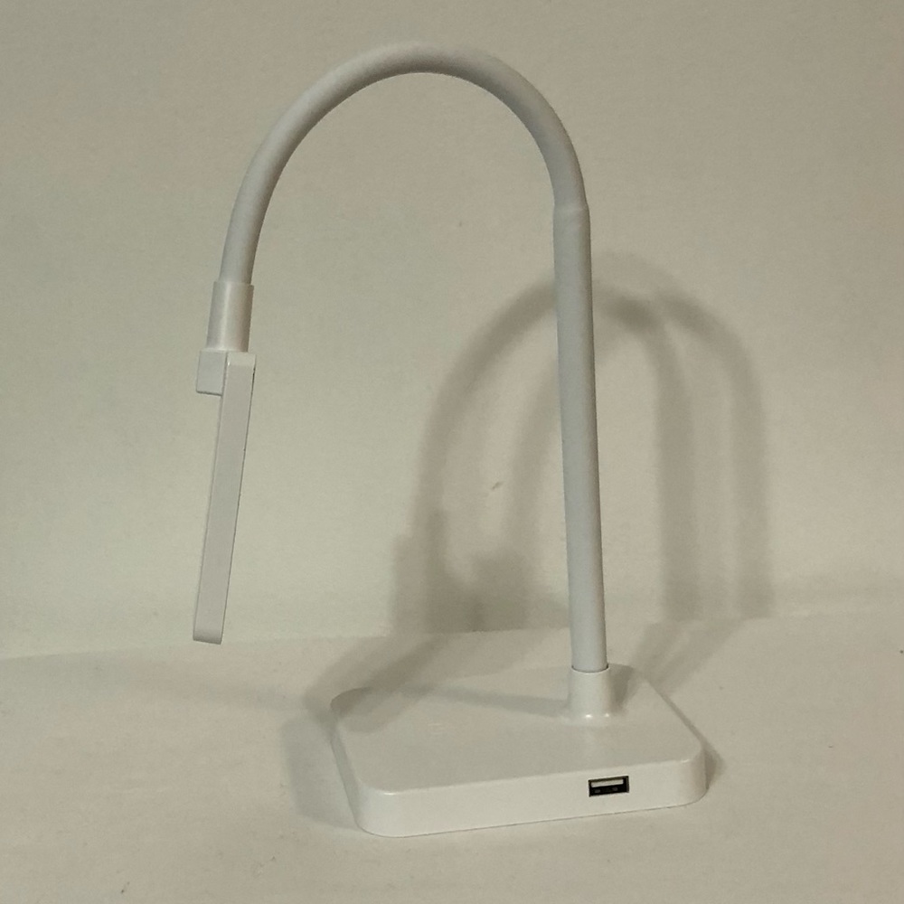 Maxlite slim Led Desk Lamp with USB charging port. White